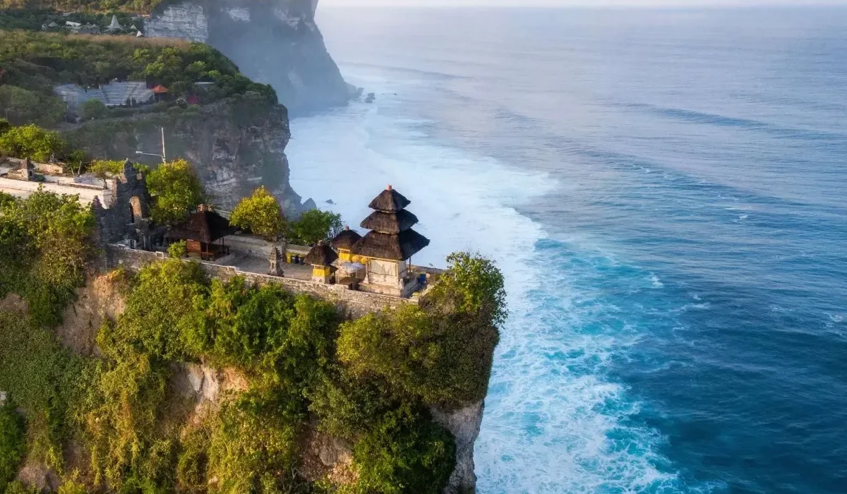 uluwatu-temple-badung-bali-66cc33a391958